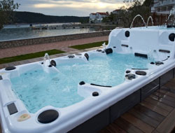 Fiberglass Spa Pool Manufacturer in Ghaziabad